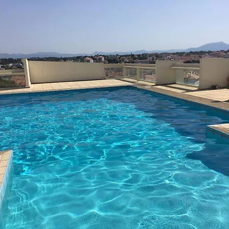 Studio Cosy + Piscine + Parking * Biarritz